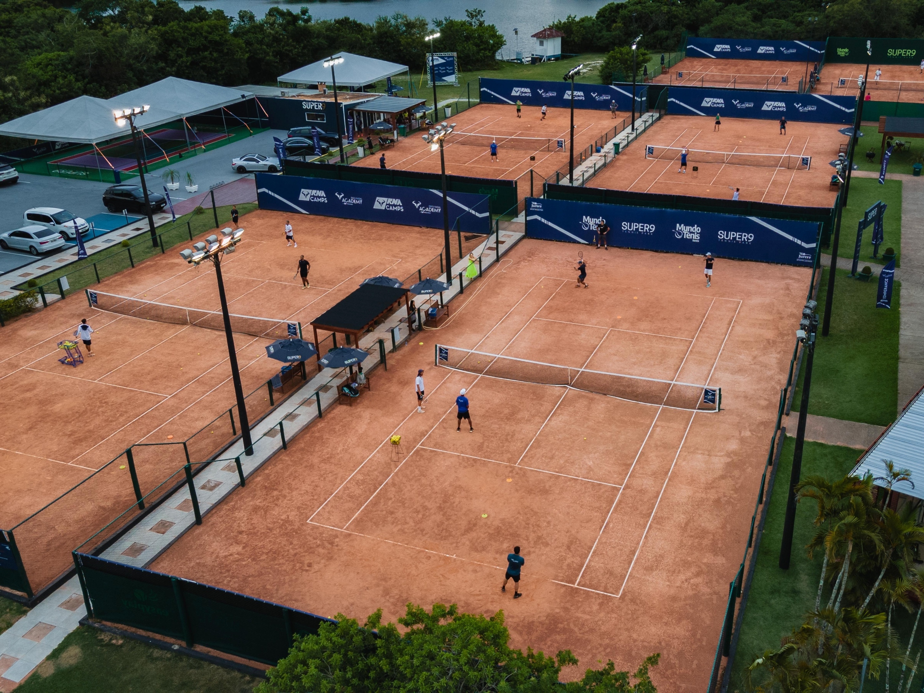 Quadras do camp Rafa Nadal Academy em Florianópolis