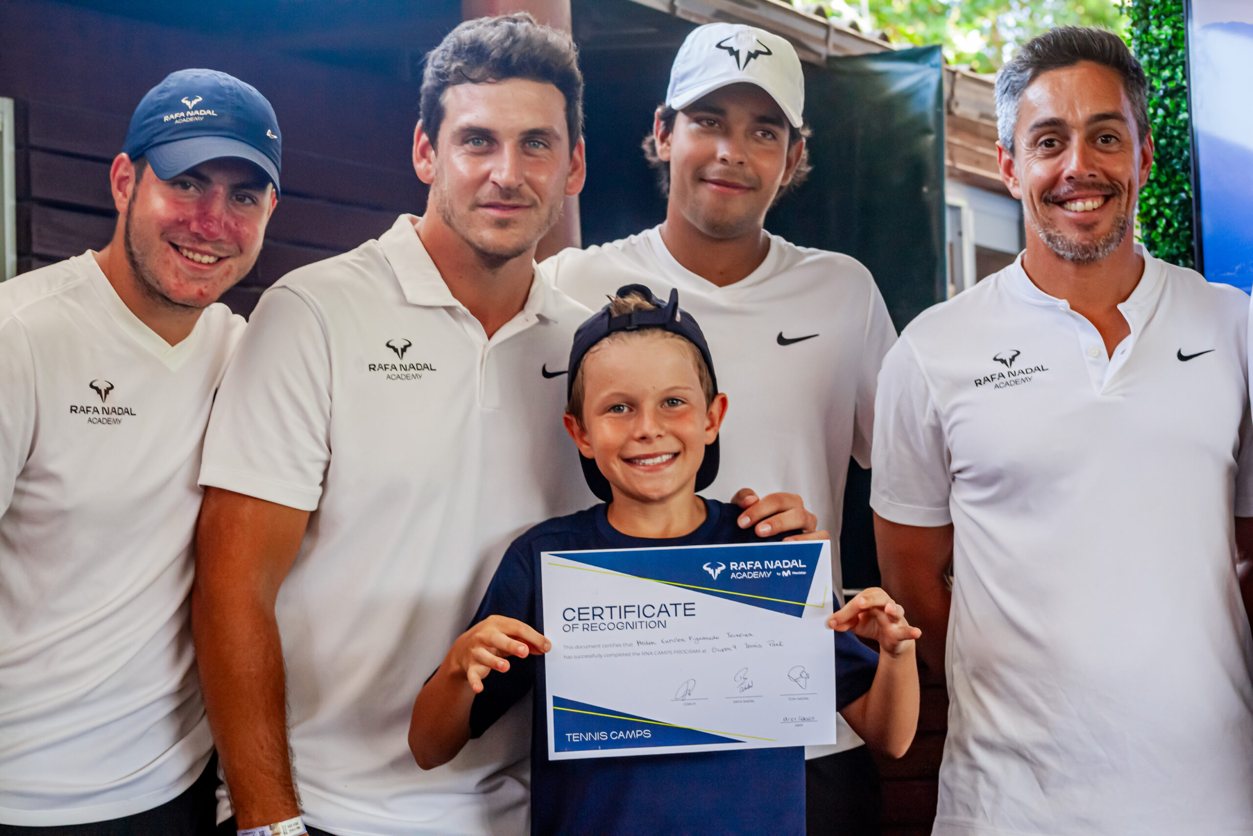 Criança participante de um Junior Camp na Rafa Nadal Academy